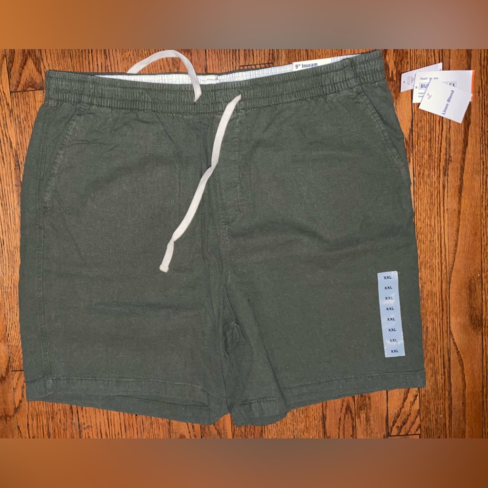 Old Navy / linen blend / 9 inch inseam / size XXL / men’s olive shorts new